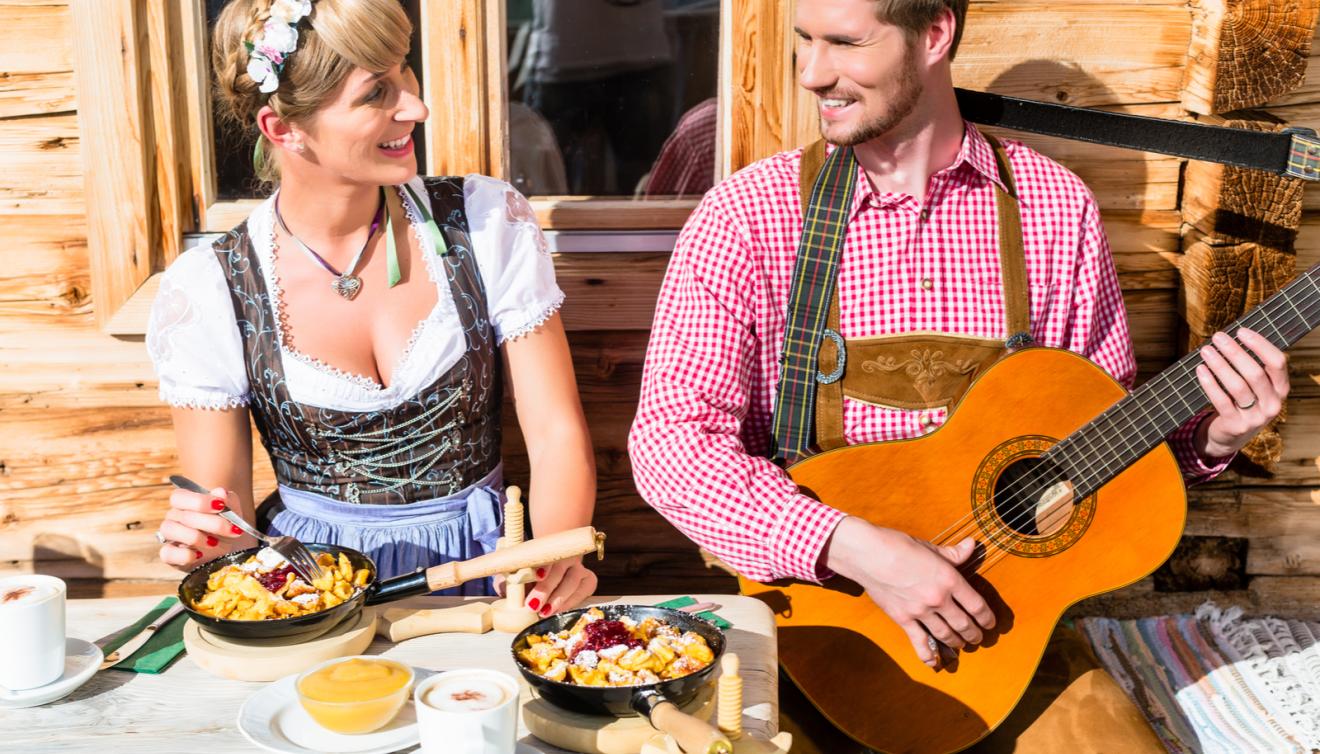 kaiserschmarrn lederhosen tyrol autriche