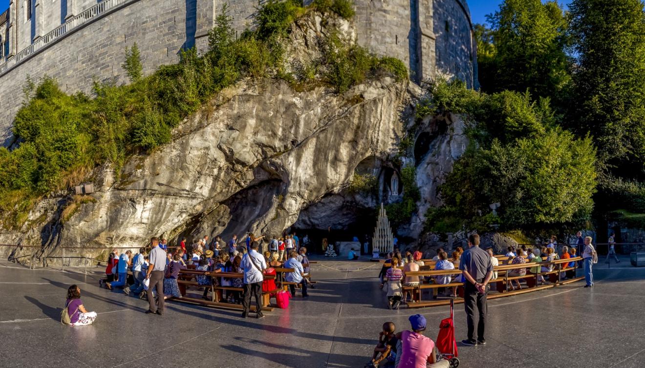 grotte jour lourdes