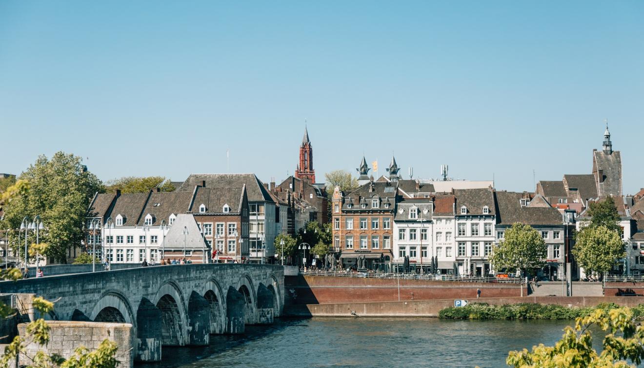 sint servaasbrug in maastricht