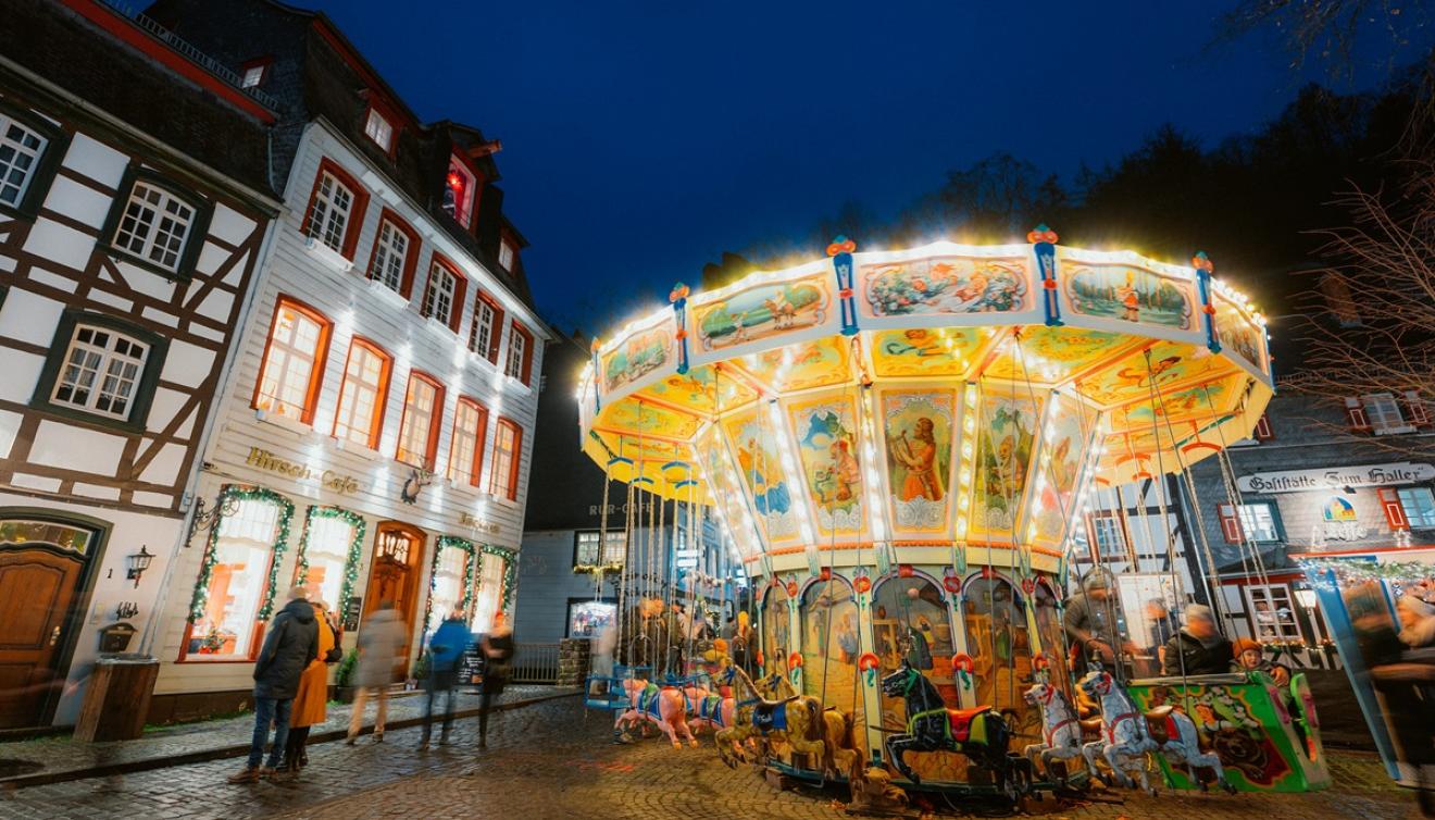 Monschau Weihnachtsmarkt Kettenkarussell