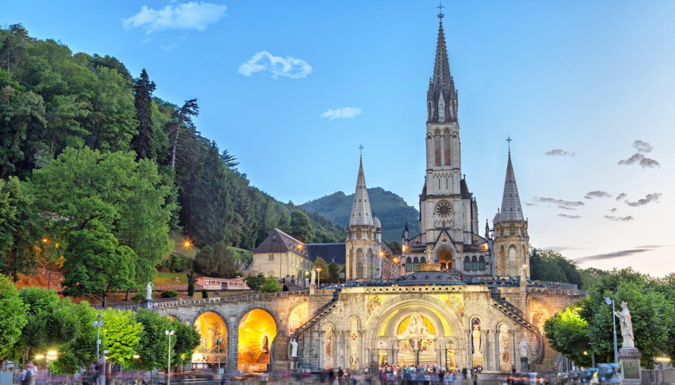 lourdes basiliek frankrijk