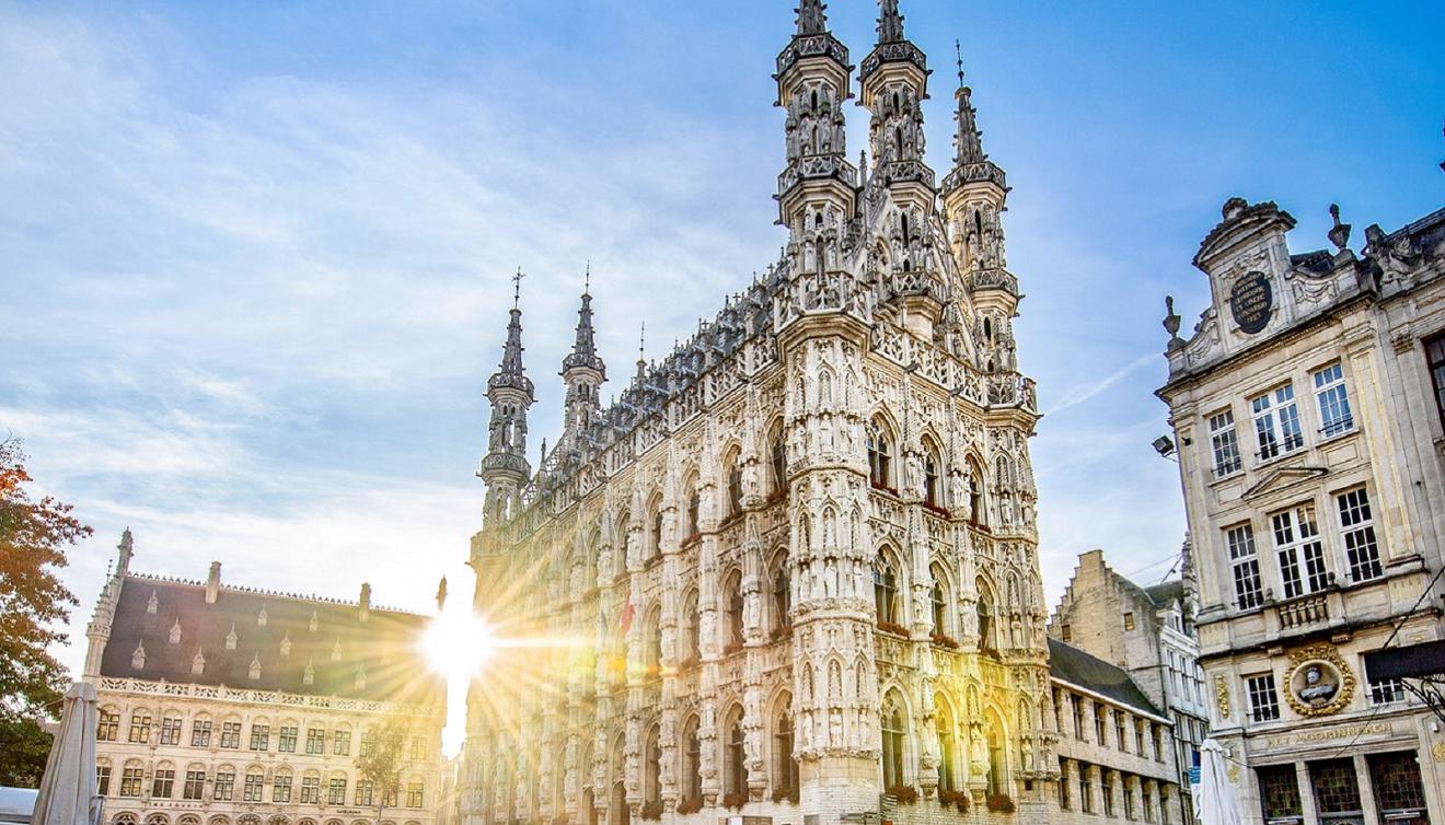 leuven grote markt stadhuis