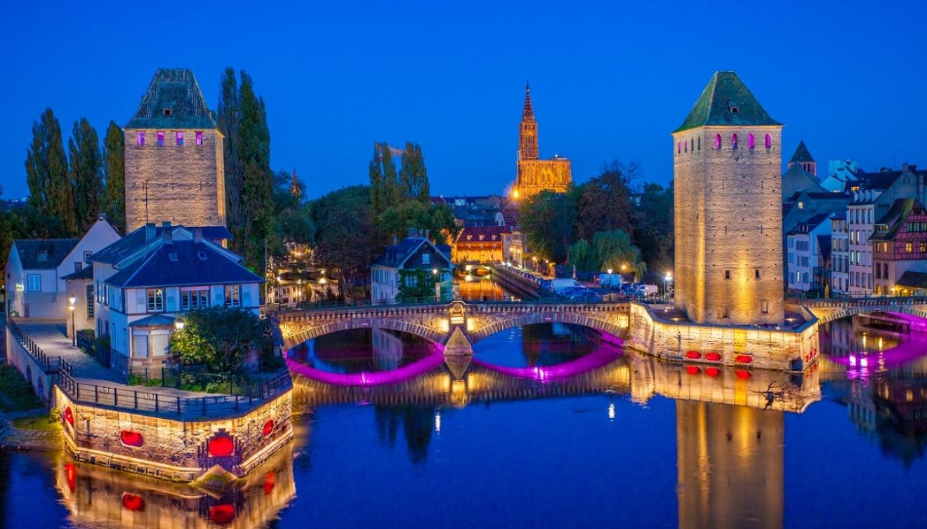 straatsburg ponts couverts de nuit