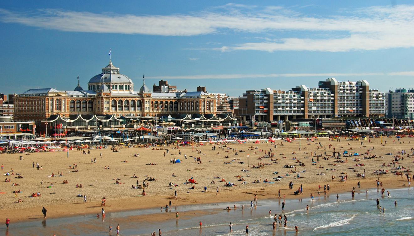 scheveningen strand nederland