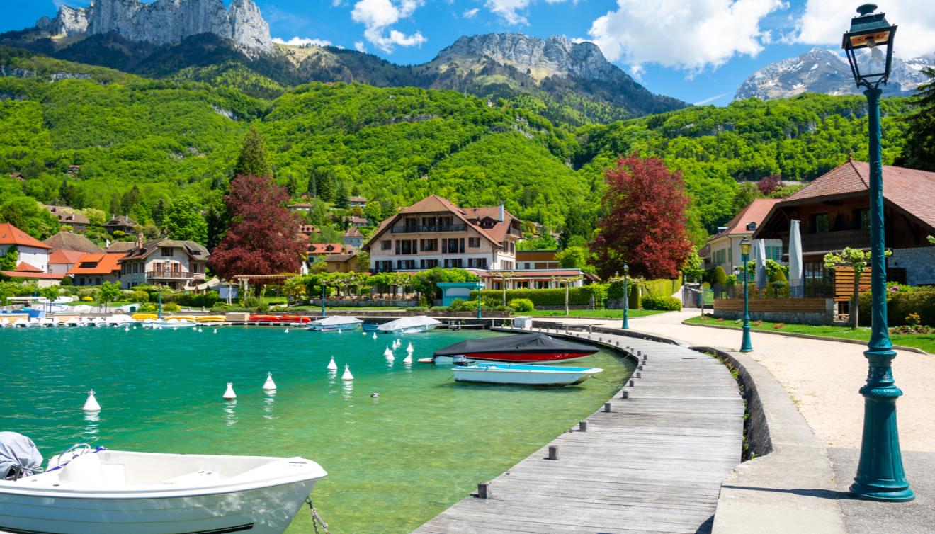talloires meer van annecy frankrijk
