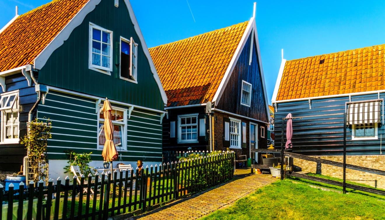 traditionele huizen op het eiland marken