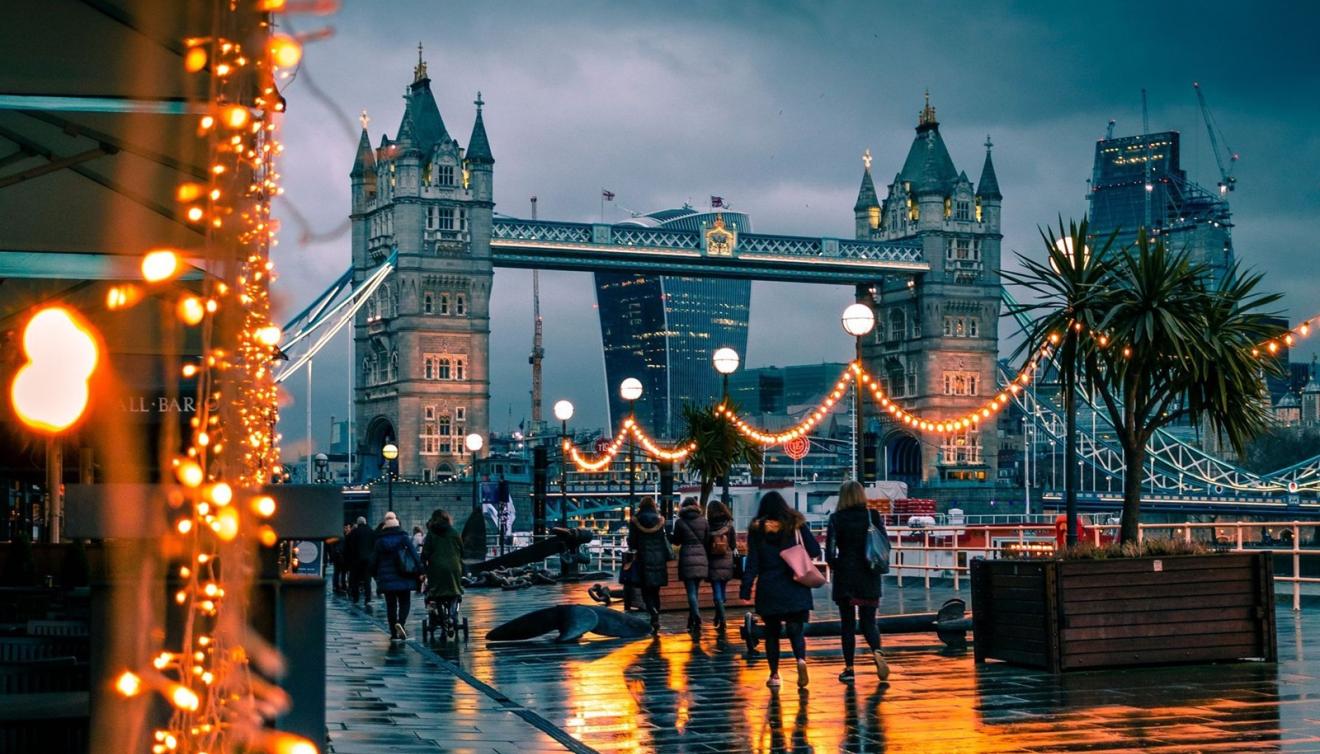 tower bridge londen in winter