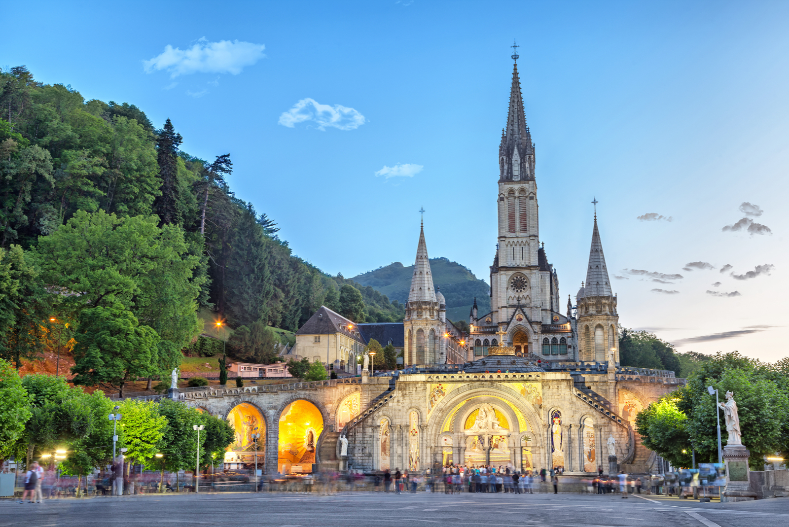 lourdes pelerinage france