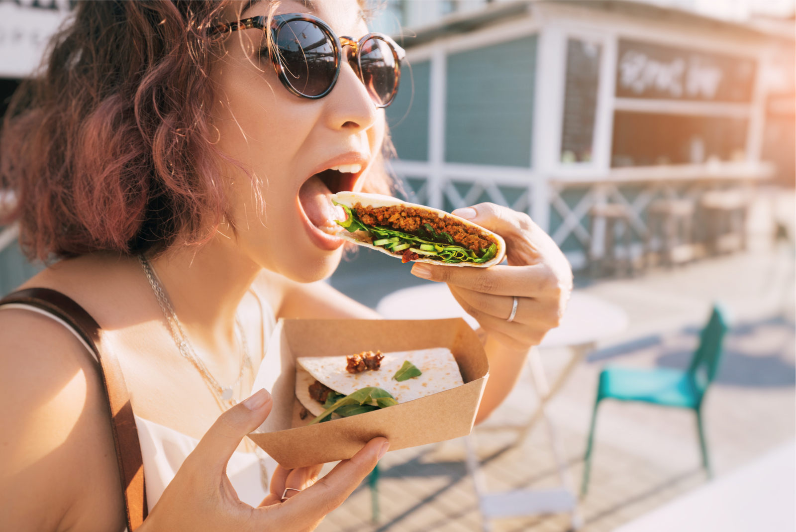 streetfood toerist vrouw