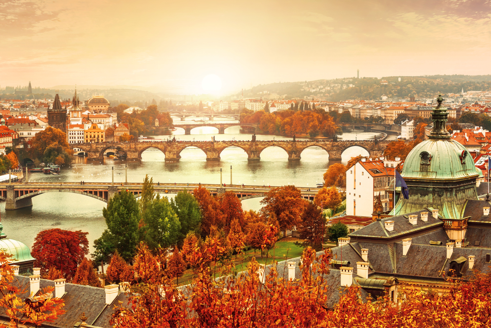 karslbrug herfst praag tsjechie