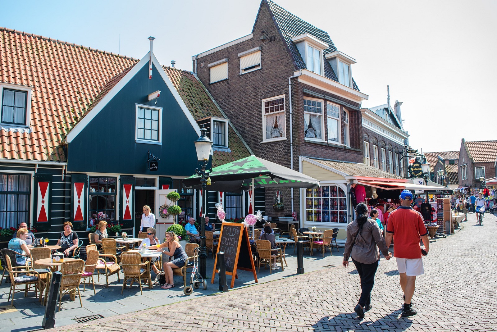 volendam café terras