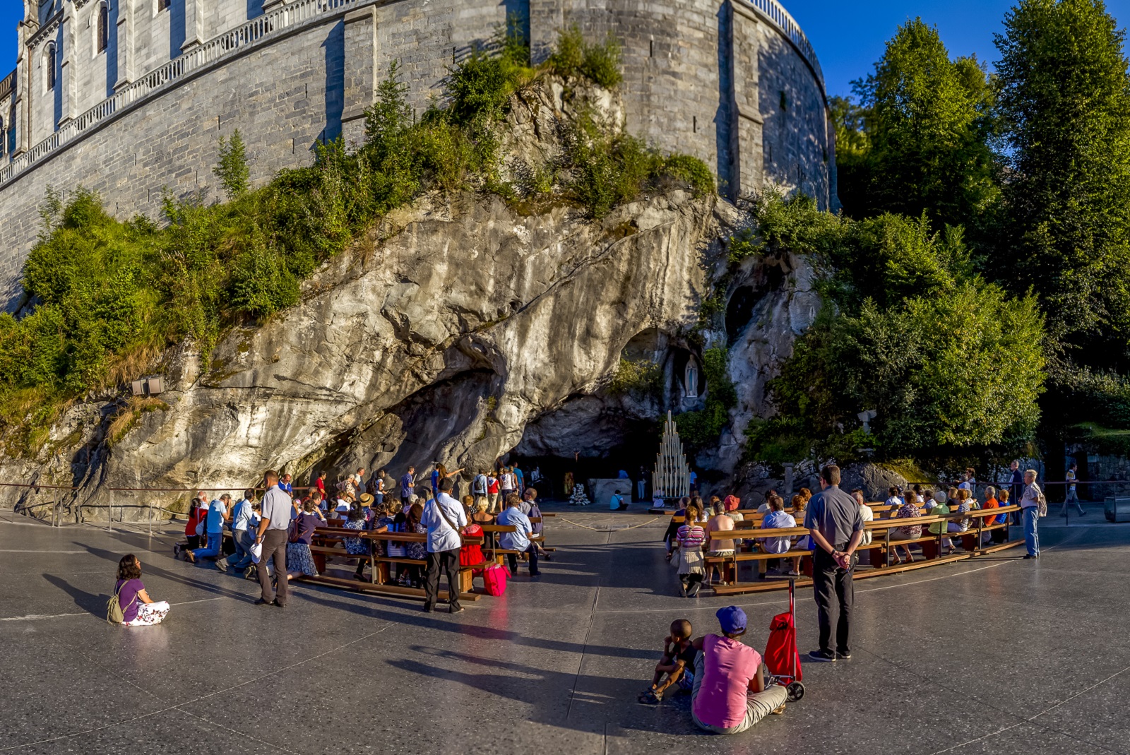 grotte jour lourdes