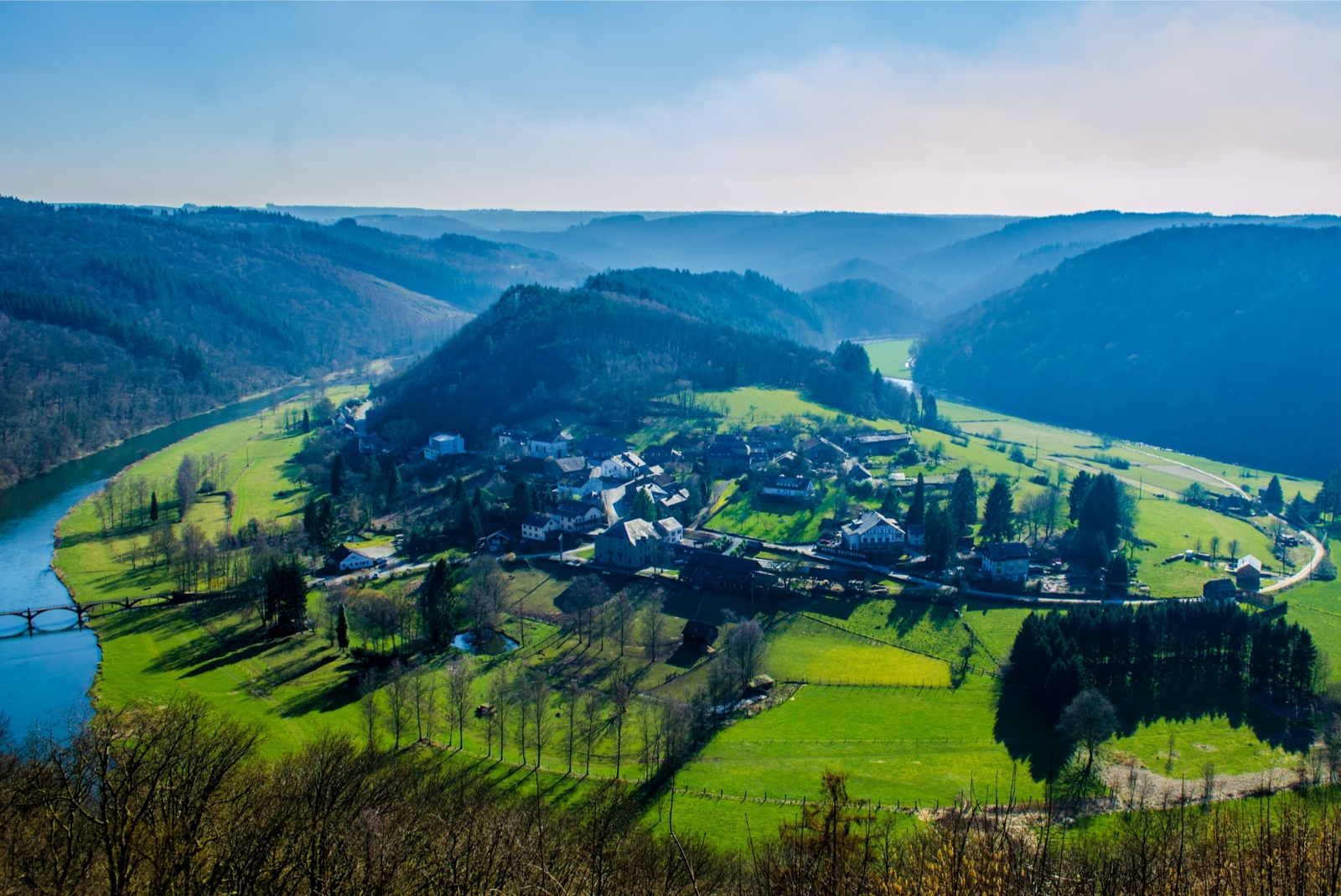 zicht op frahan semois ardennen