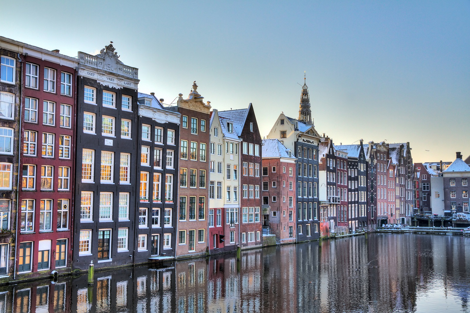 maisons sur la damrak à amsterdam