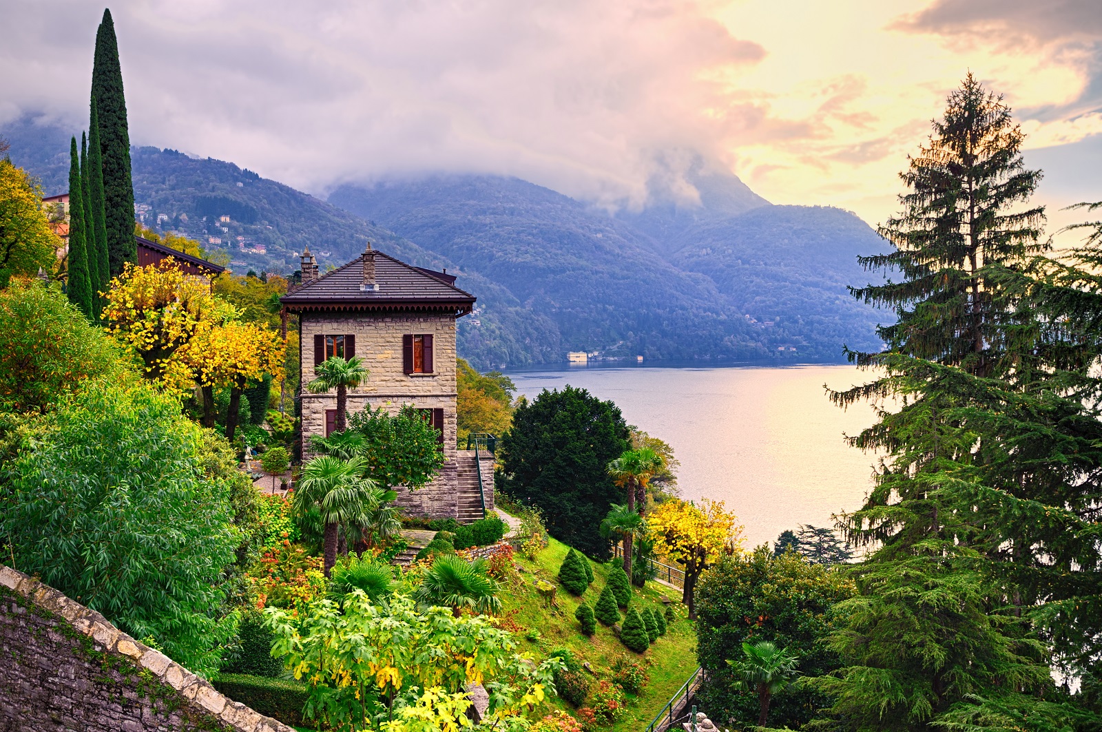 villa de luxe sur le lac como en italie