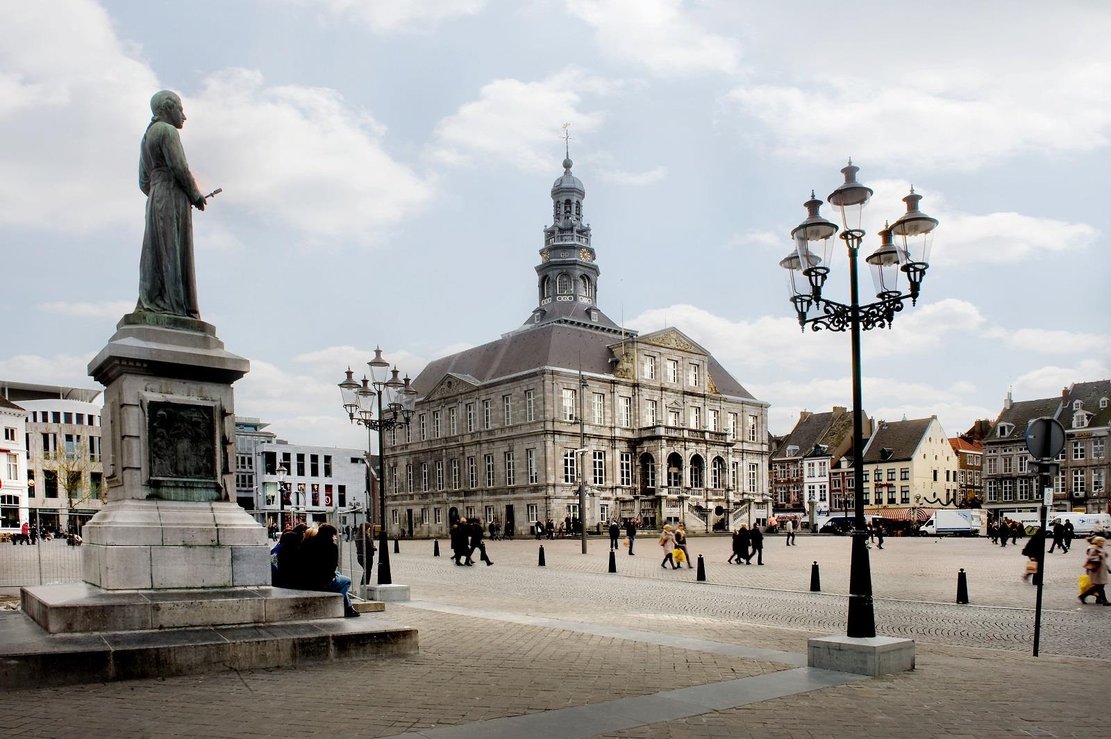 markt maastricht stadsbeeld