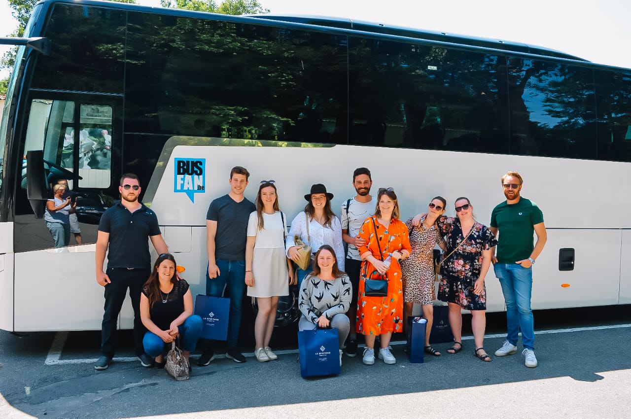 groep in normandië voor bus