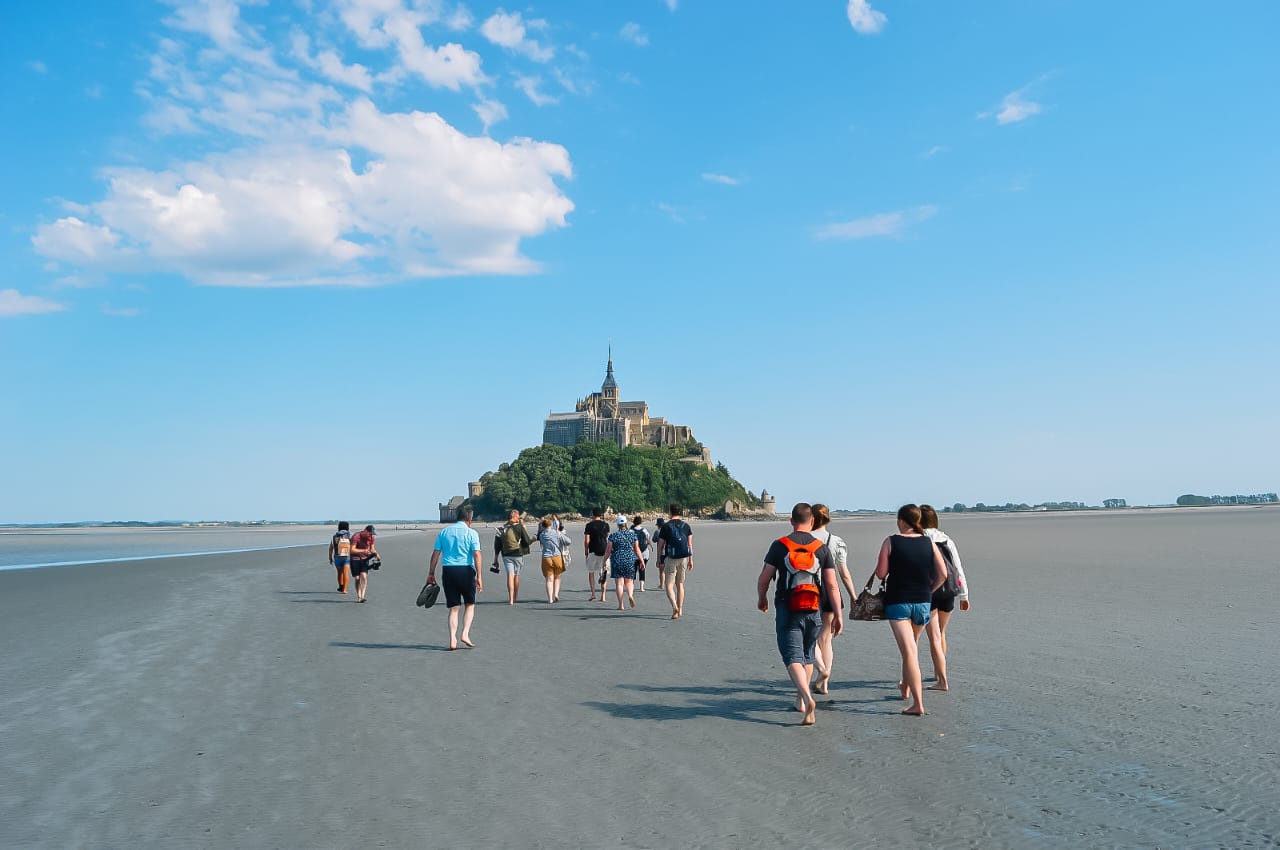 wandeling hoogtij baai mont saint michel