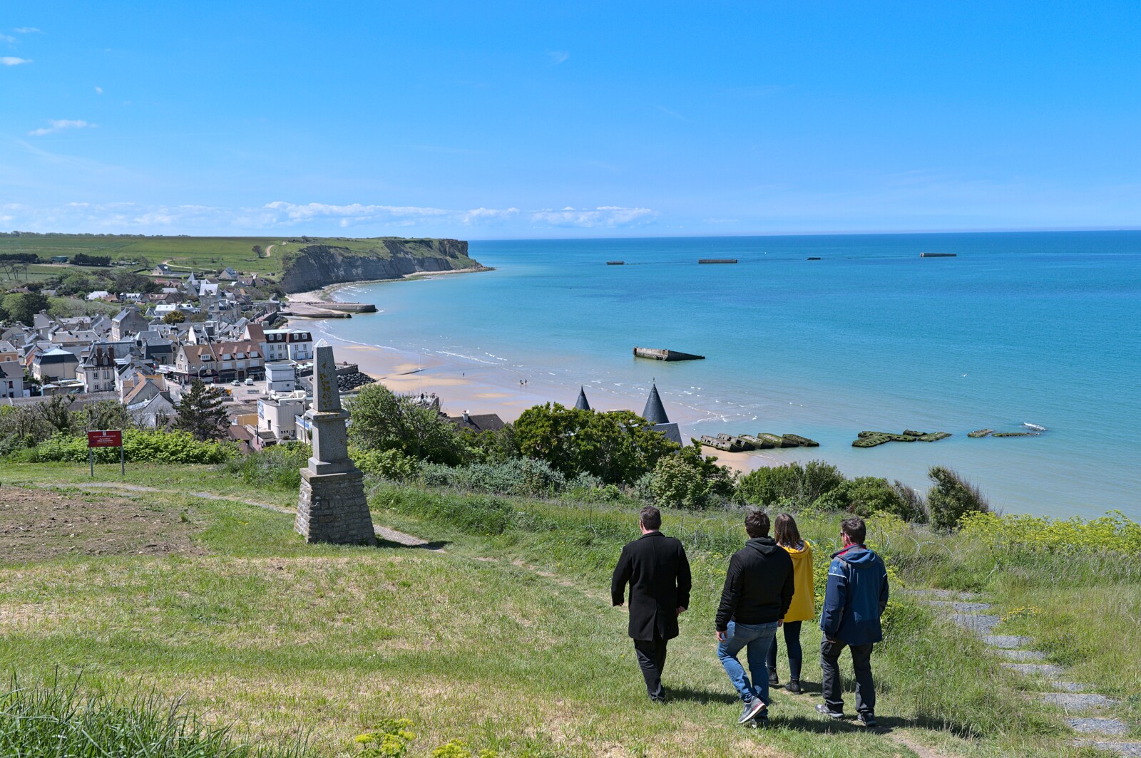 zicht op arromanches normandie