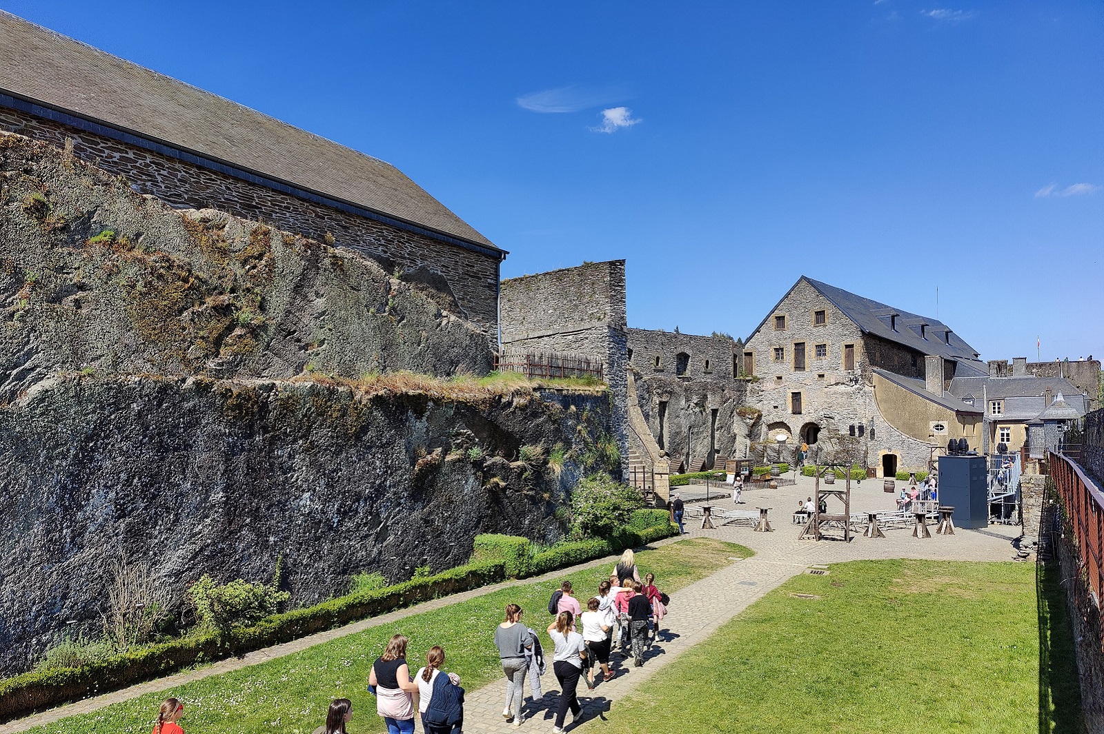 kasteel van bouillon binnenkoer