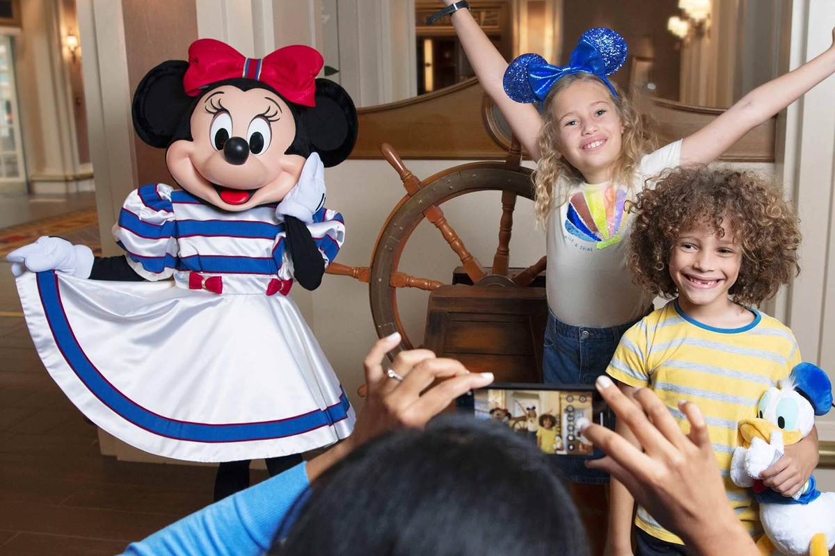 disney hotel newport bay club